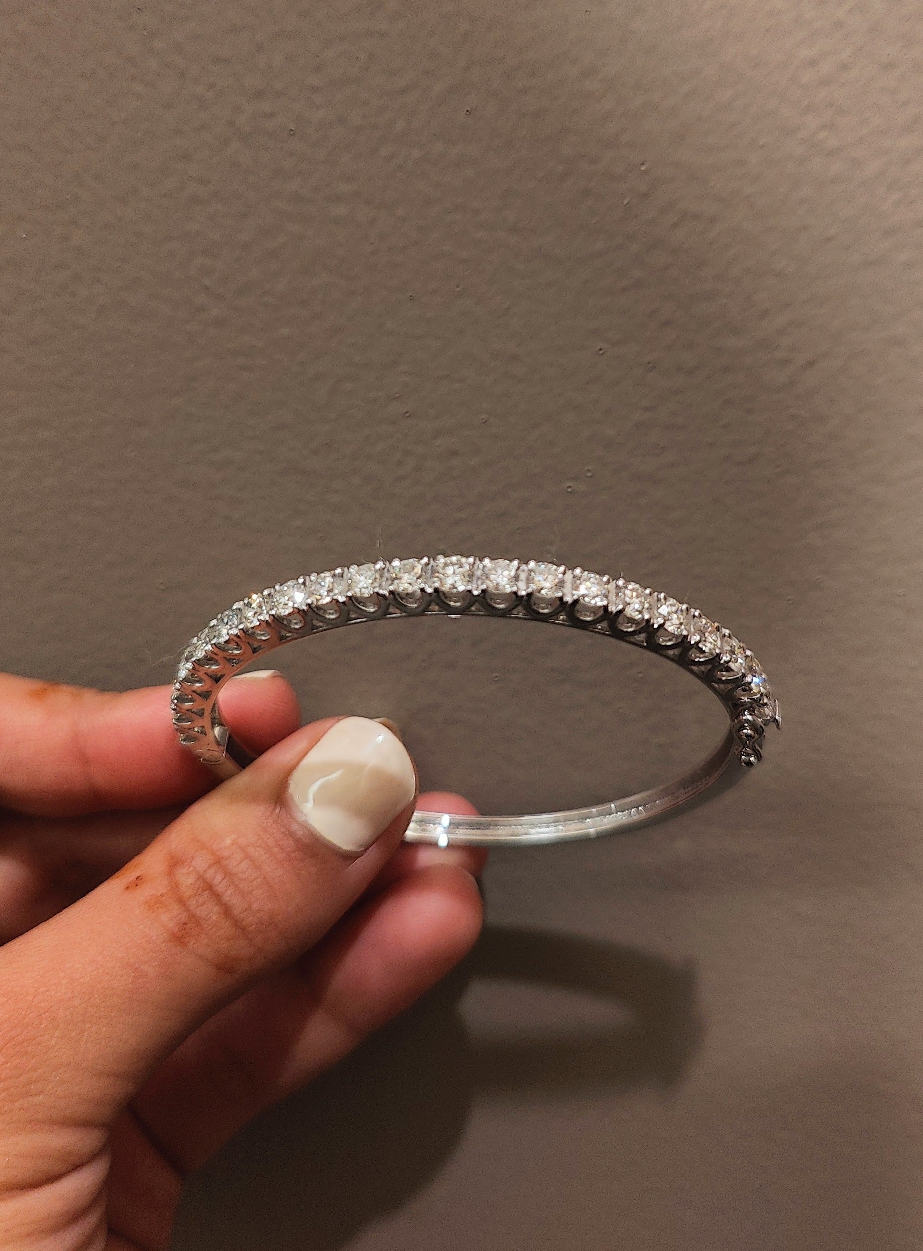 Half Tennis Bangle Round Diamonds